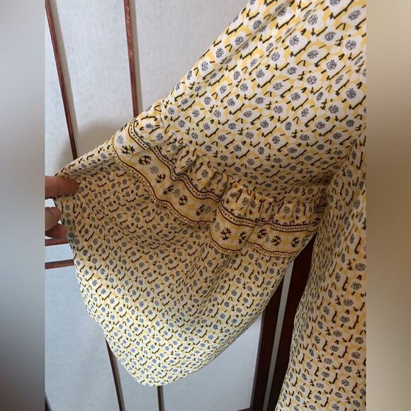 Max Studio Yellow floral Blouse with bubble sleeves - Picture 3 of 10